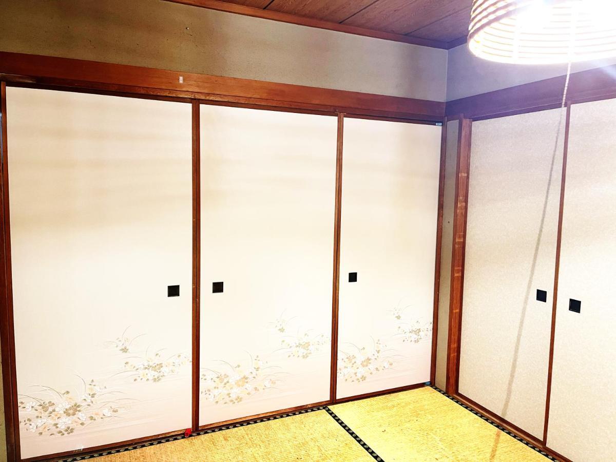 Tatami Room & Living Room Equipped With Multinational Tv And Fire, Bbq Corner In Tokyo Downtown House Екстериор снимка